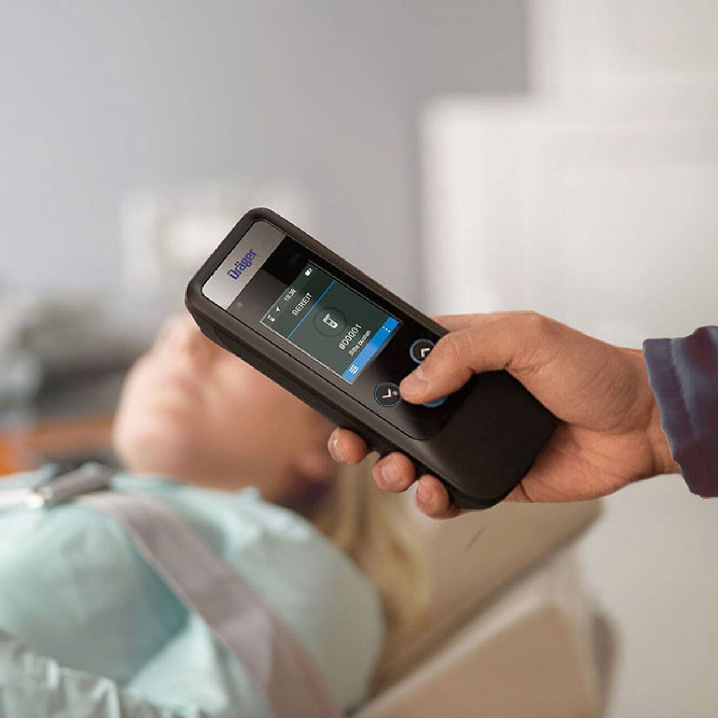 Dräger Alcotest 7000 mit Mundstück - Einsatzbereites Atemalkohol-Vortestgerät für schnelle Tests - Med-Praxisbedarf