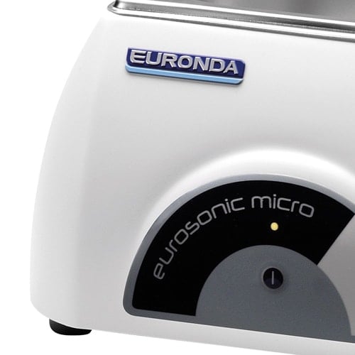 EUROSONIC MICRO Ultraschallreiniger im Einsatz - Gerät mit Becken, digitale Steuerung - Med-Praxisbedarf