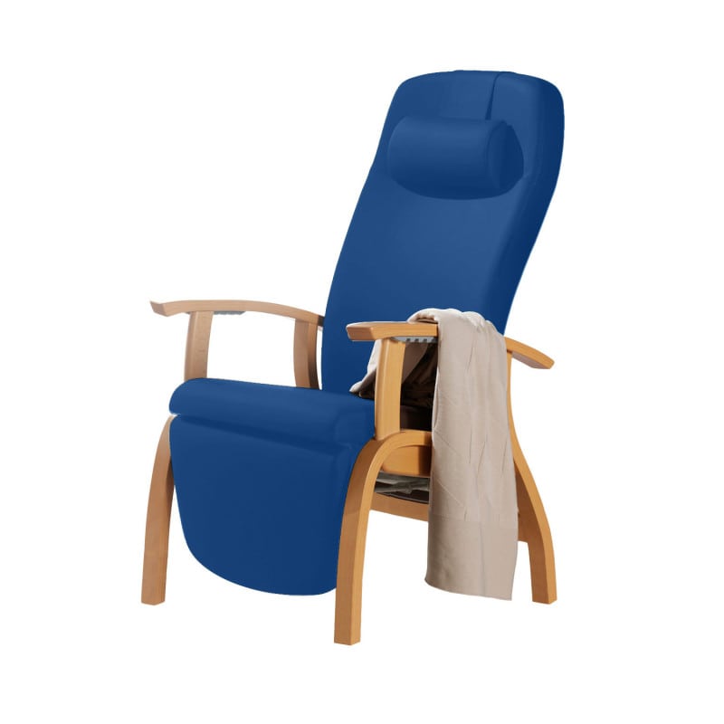 Holz-Fero e-move Pflegesessel in Klinikumgebung - grauer Stoffbezug und Holzarmlehnen - Med-Praxisbedarf