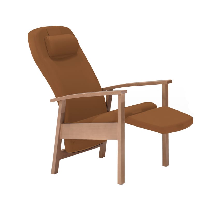 Holz-Pflegestuhl Talo Classic - Seitenansicht mit Armlehnen und Sitzkomfort - Med-Praxisbedarf