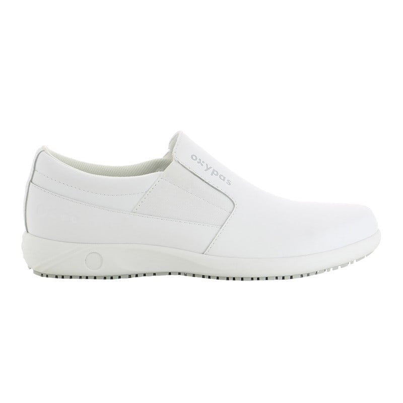 Weiße Lederslipper für Herren - leichte Pflegeschuhe mit geschlossenem Fersenbereich von OXYPAS - Med-Praxisbedarf
