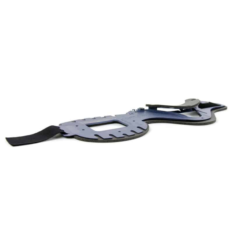 Variable HWS-Schiene von hinten - zeigt die ergonomische Form und die verstellbaren Verschlüsse - Med-Praxisbedarf
