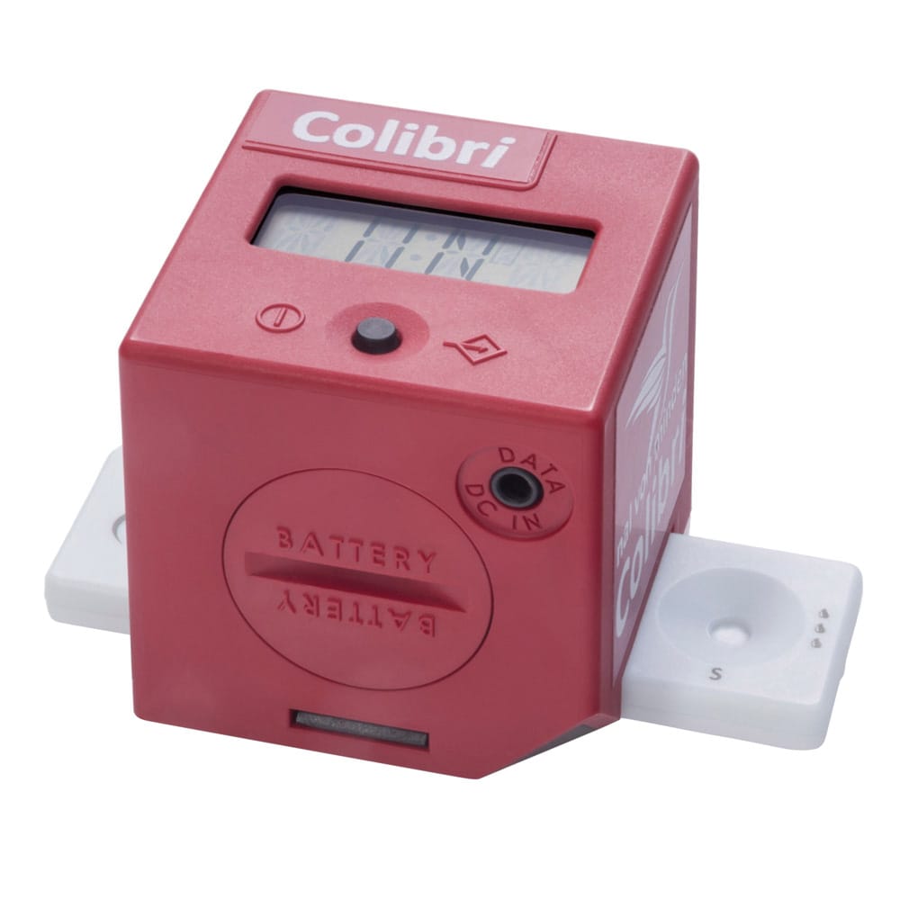 Colibri Reader in Anwendung - Auswertung von Schnelltests am Point-of-Care, kompaktes Design - Med-Praxisbedarf