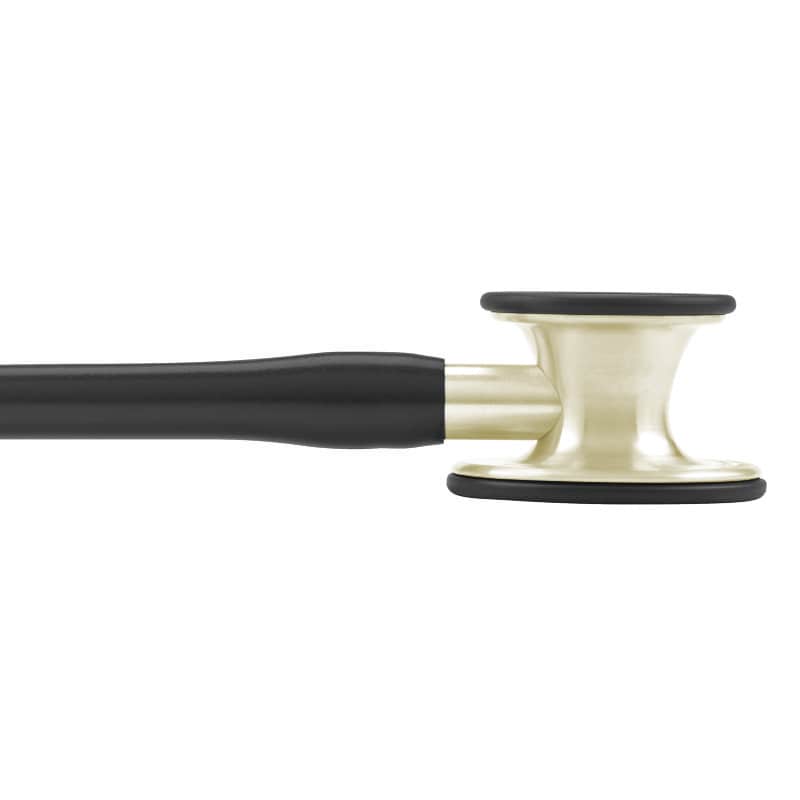 Littmann Cardiology IV Stethoskop auf medizinischer Unterlage - hochwertiges Diagnosegerät - Med-Praxisbedarf