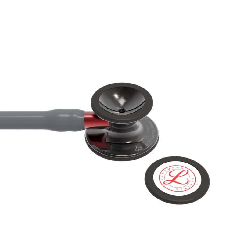 Littmann Cardiology IV Heart-Edition am Hals getragen - zeigt Tragekomfort und Ohrbügel der Sonderedition - Med-Praxisbedarf