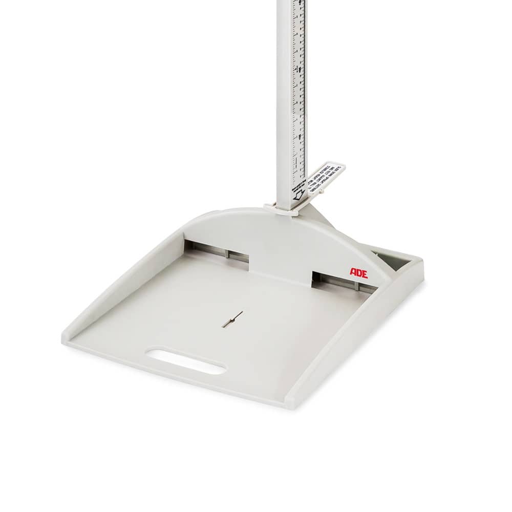 Stadiometer in der Anwendung - Höhenmessung mit verstellbarem Messschieber und Stativ - Med-Praxisbedarf