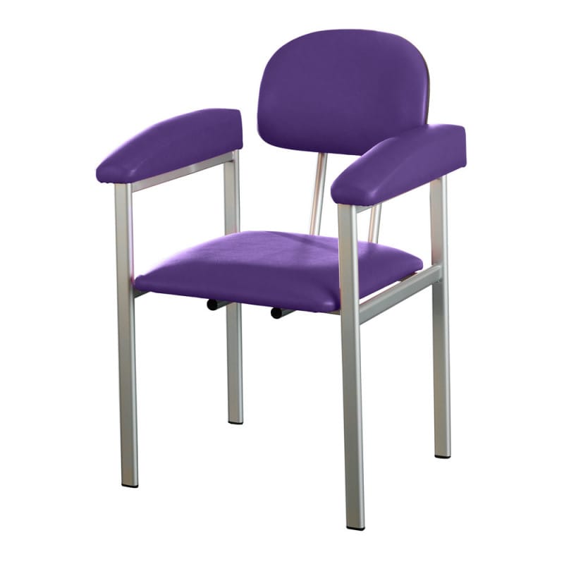Seitenansicht AGA Blutabnahmestuhl - ergonomische Patientenlagerung während der Blutabnahme - Med-Praxisbedarf