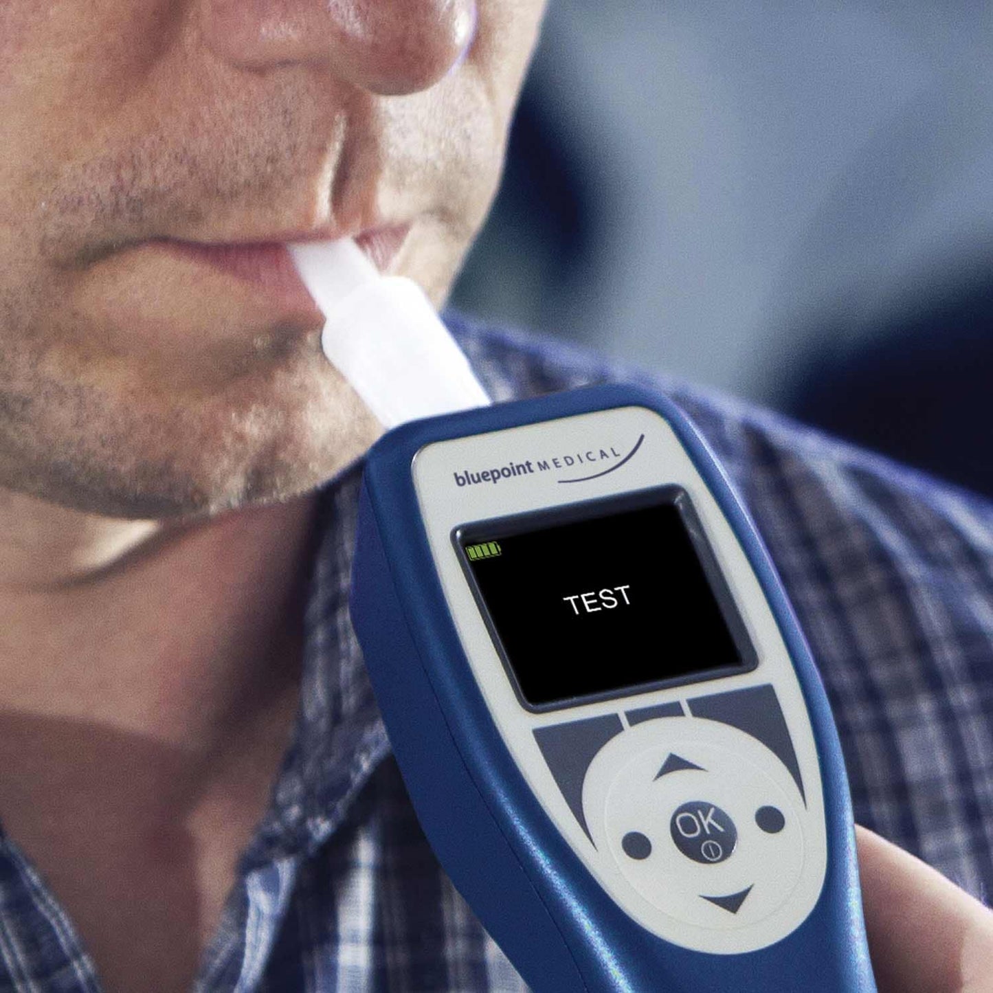 AlcoTrue M Gerät zur Alkoholbestimmung - handliches Design, geeignet für klinischen Alltag - Med-Praxisbedarf