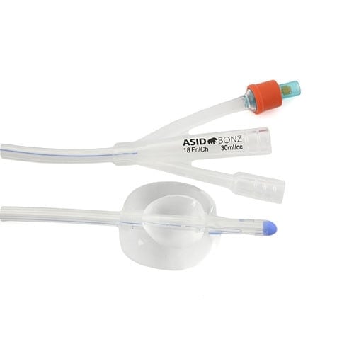 Spülkatheter dreiläufig - Detailaufnahme des Silikon-Katheters für Reinigung und Drainage in der Urologie - Med-Praxisbedarf