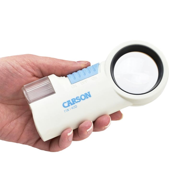 MagniFlash Detailansicht Griff - zeigt ergonomisches Design und Lampe - Med-Praxisbedarf