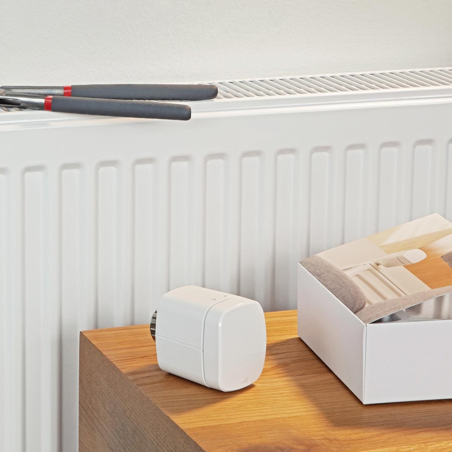 Eve Thermo Heizkörperthermostat - smartes Thermostat, App-Steuerung, für Praxisräume - Med-Praxisbedarf