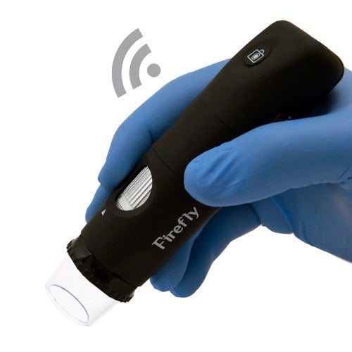 Nahaufnahme Firefly Videodermatoskop - zeigt die Linse und LED-Beleuchtung des Dermatoskops - Med-Praxisbedarf