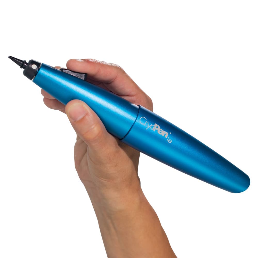 CryoPen O+ Standard im Einsatz - präzises Kryotherapie-Gerät von HO-Equipments - Med-Praxisbedarf