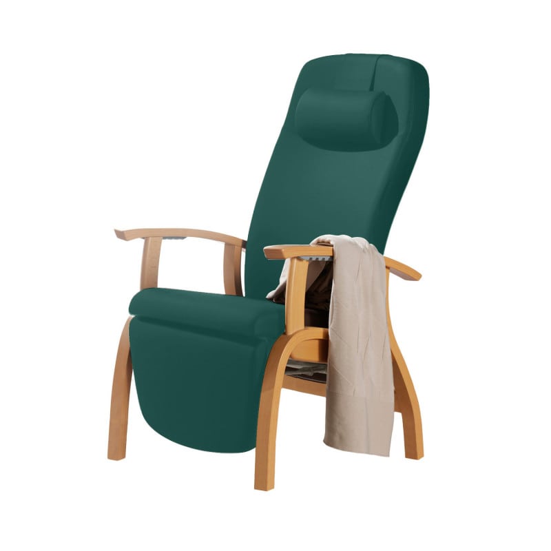 Pflegesessel Holz-Fero e-move in Seitenansicht - mit festem Sitzkissen und Rollen - Med-Praxisbedarf