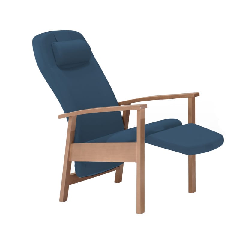 Pflegestuhl Talo Classic aus Holz - Seitenansicht mit hoher Rückenlehne und Armstützen - Med-Praxisbedarf
