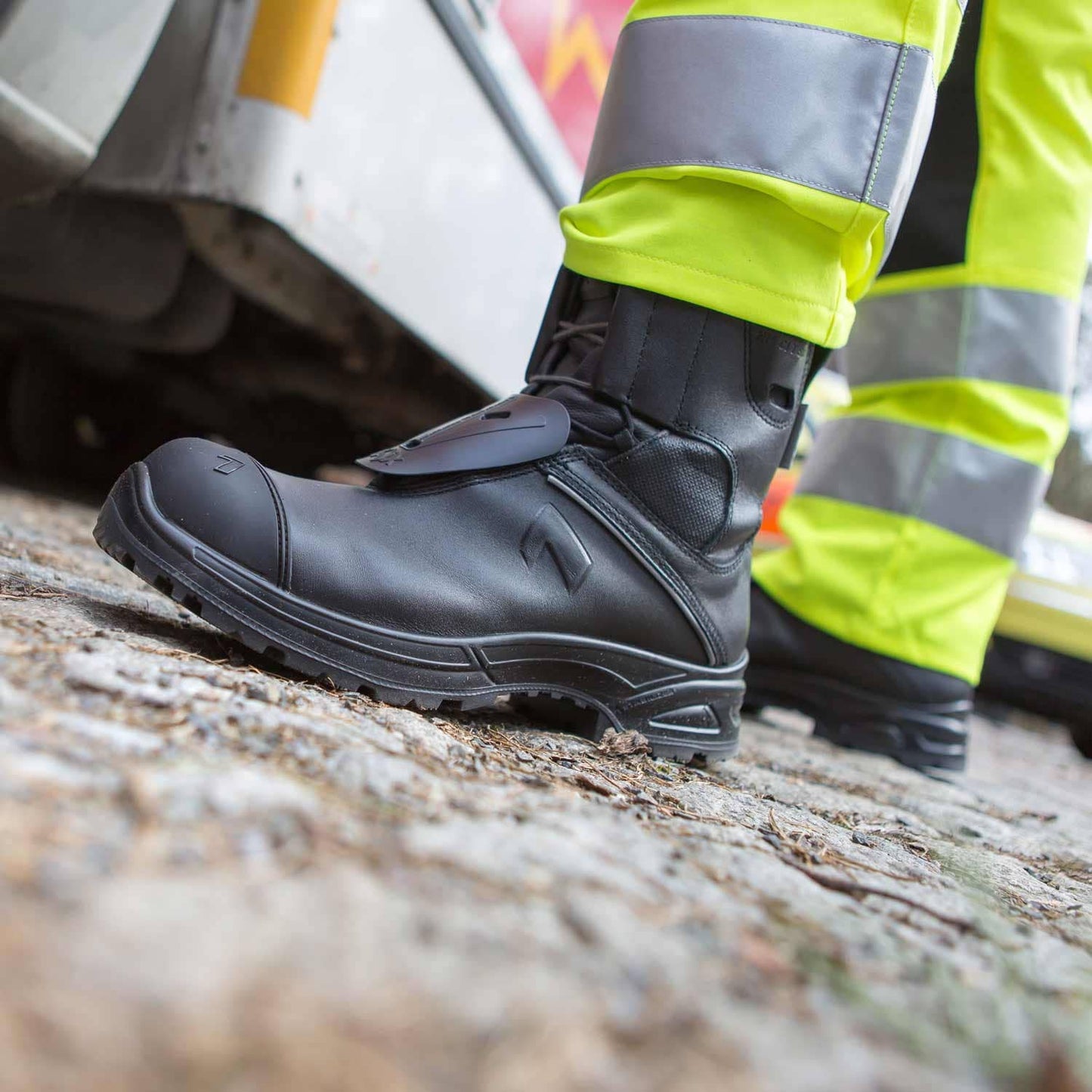 Haix Airpower XR91 Stiefel Sohle und Schaft - halbhoher Stiefel für medizinische Einsätze - Med-Praxisbedarf