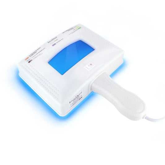 Wood-Lampe zur Hautdiagnose - eingeschaltet mit violettem UV-Licht - Med-Praxisbedarf