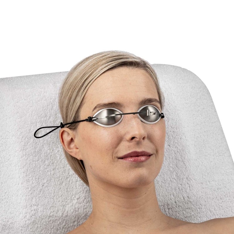 Titan-Patientenbrille von vorne - robuste Patientenbrille für medizinische Anwendungen - Med-Praxisbedarf