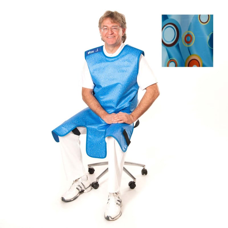 Urologische Schürze an Modell - Anwendung und Sitz der Patienten-Schutzschürze - Med-Praxisbedarf