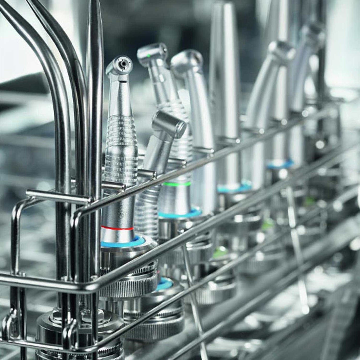 MELAtherm 10 geöffnet - Innenraum und Instrumentenkörbe im Detail - Med-Praxisbedarf