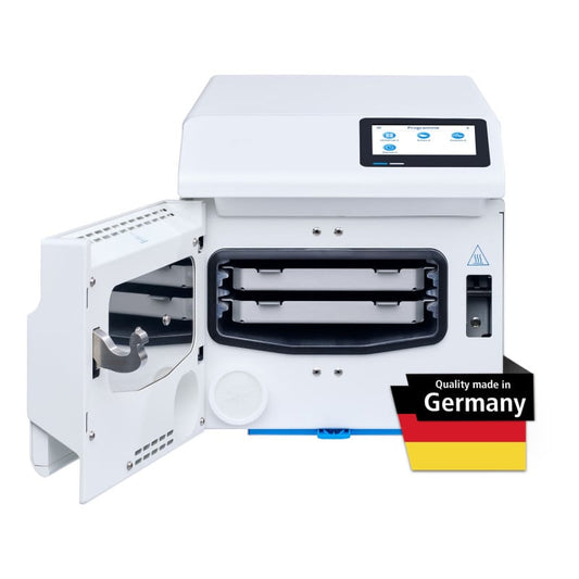 Vacuclave 105 Autoklav von Melag - schneller Sterilisator für zwei Trays, Frontansicht - Med-Praxisbedarf