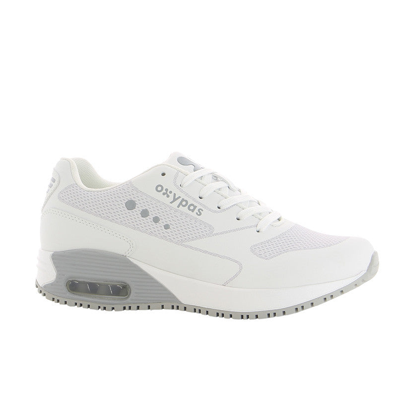 Oxypas ELA Sneaker Seitenansicht - bequeme Berufsschuhe für Gesundheitsfachkräfte in weiß - Med-Praxisbedarf