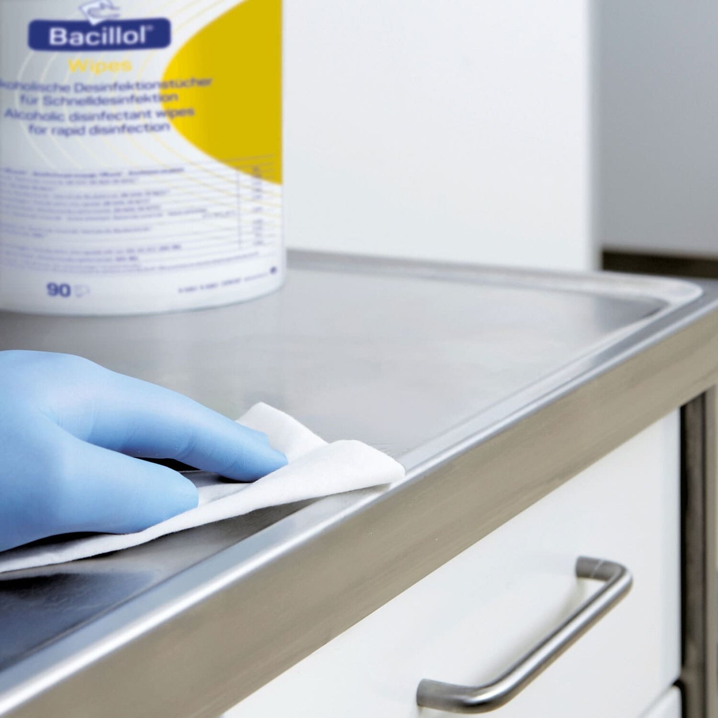 Bacillol Wipes Gebinde - Mehrfachpackung mit gebrauchsfertigen Desinfektionstüchern für medizinische Einrichtungen - Med-P...