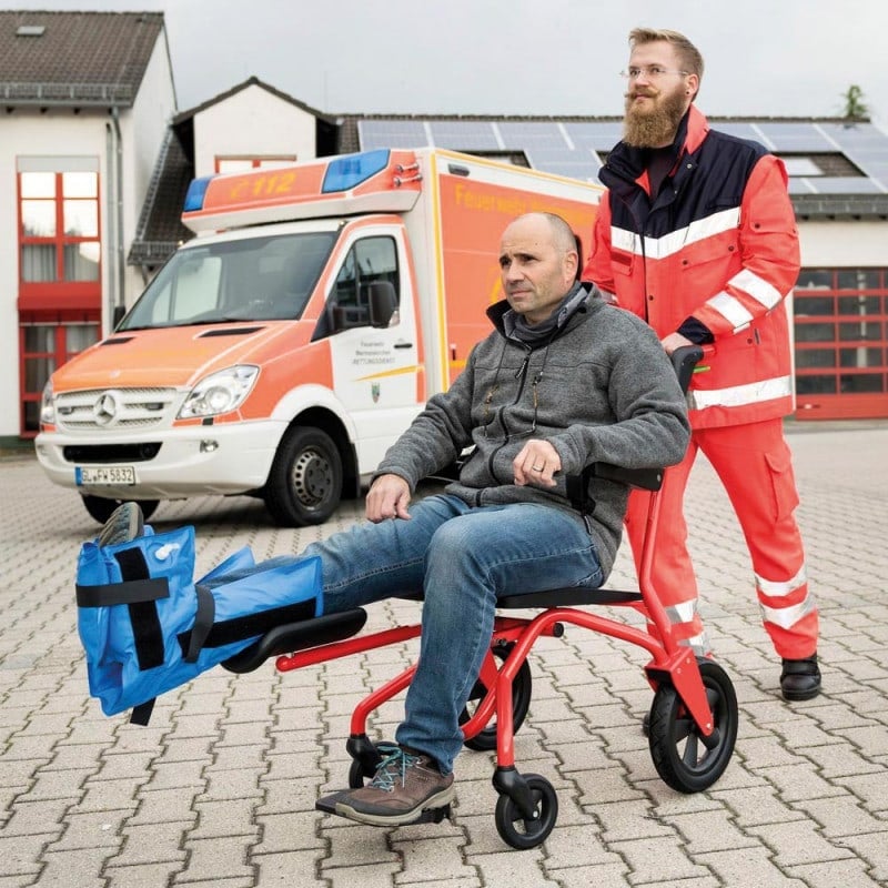 Mobiler Patientenstuhl - klappbare Fußstütze und verstellbare Rückenlehne - Med-Praxisbedarf