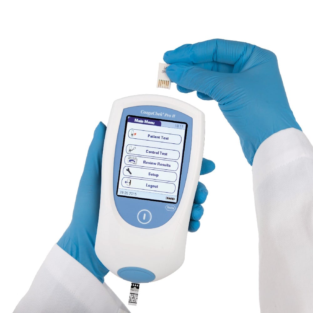 CoaguChek Pro II Messgerät - kompaktes System für Arztpraxen und Kliniken