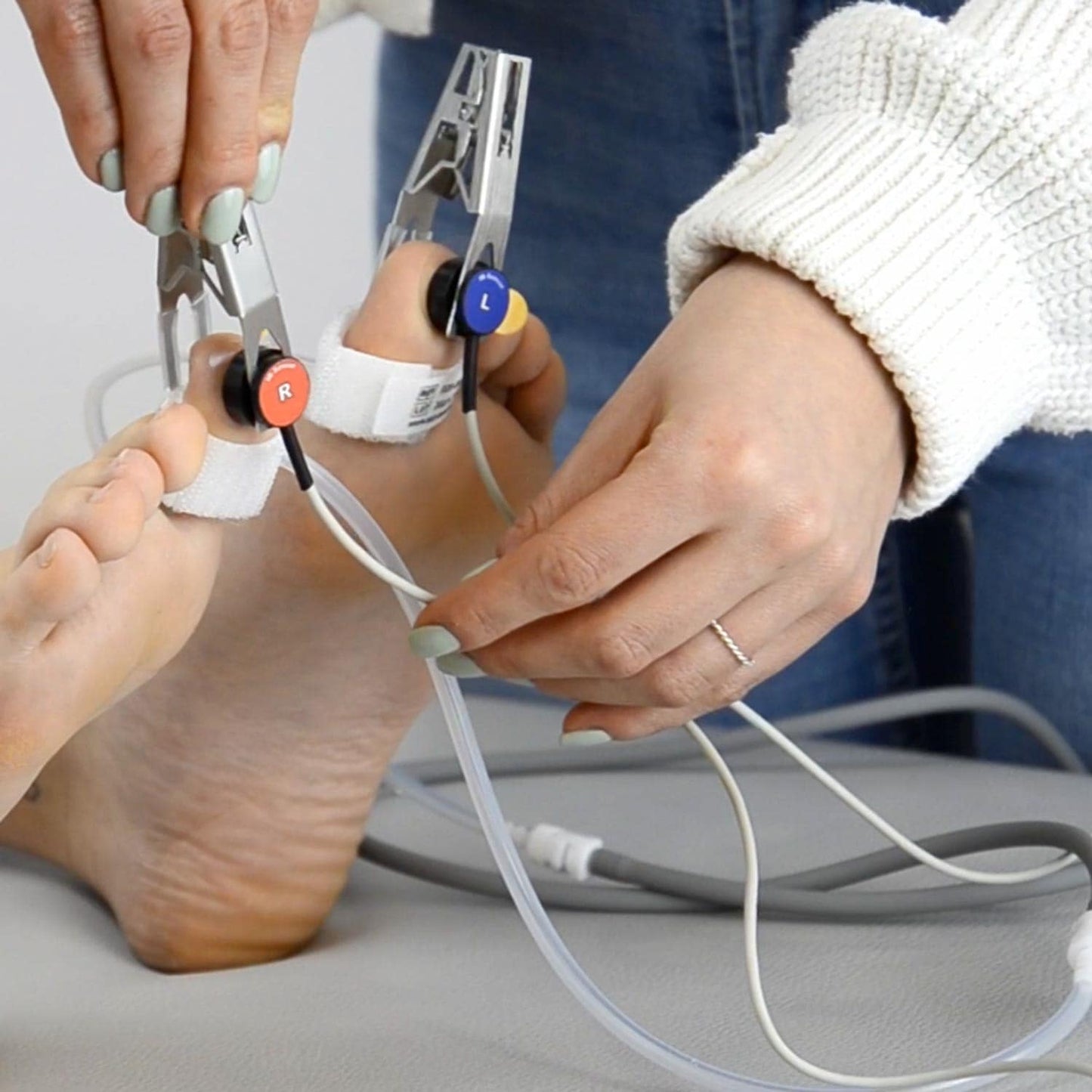 AngE™ Basic ABI mit Anschlüssen - für zuverlässige und schnelle Diagnostik in der Praxis - Med-Praxisbedarf