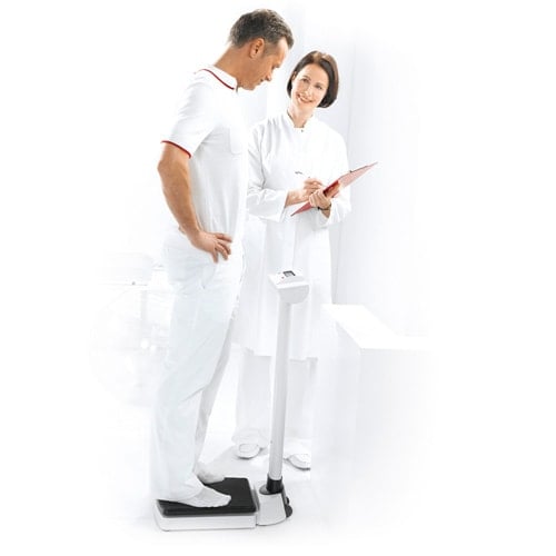 Personenwaage seca 704 seitlich - kompaktes Design für Praxis oder Klinik, Transportgriff - Med-Praxisbedarf