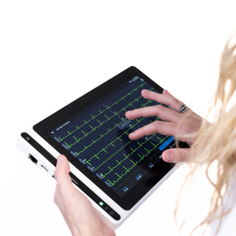 Cardiomate EVI mit Patientenkabel - Anschluss der 12-Kabel-Elektroden - Med-Praxisbedarf