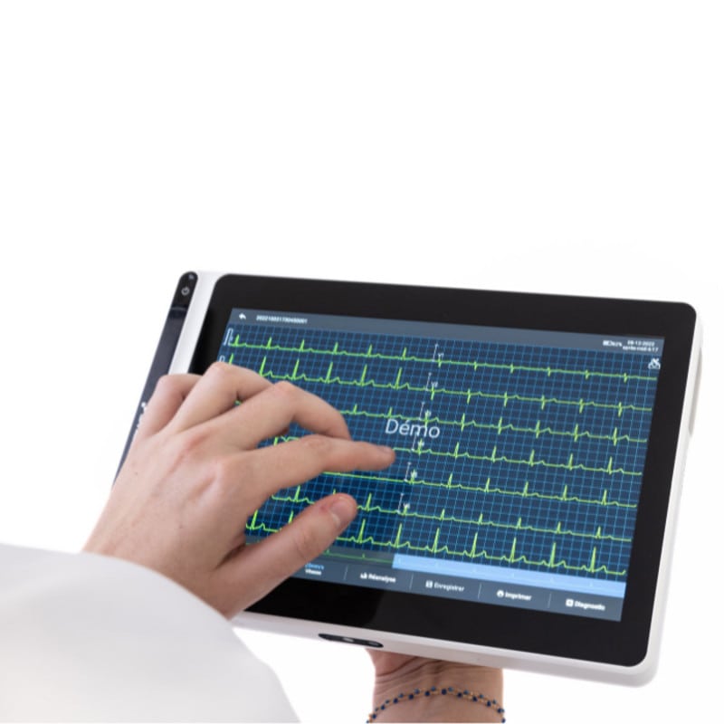 Cardiomate EVI im praktischen Einsatz - mobiles EKG für Hausbesuche - Med-Praxisbedarf
