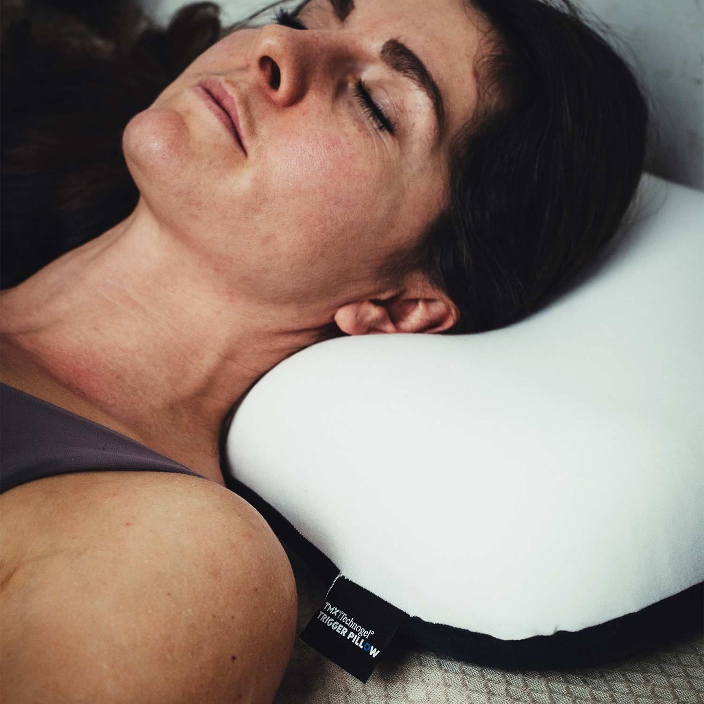 TMX Trigger Pillow Kopfkissen - orthopädische Form für nächtliche Triggerstimulation und Regeneration - Med-Praxisbedarf