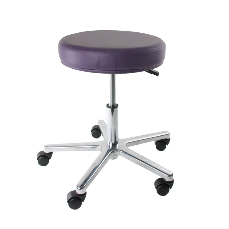 Ergonomischer Praxishocker im Einsatz - Sitzhocker bei der Patientenbehandlung - Med-Praxisbedarf