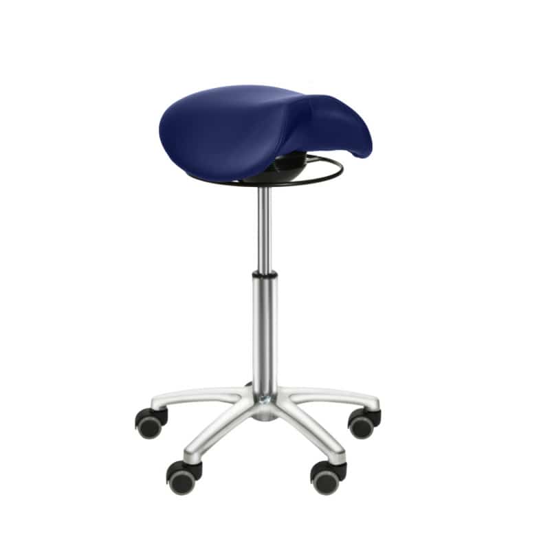 Sattelsitz-Hocker in Nahaufnahme - detailierter Blick auf die ergonomische Sattelsitzfläche - Med-Praxisbedarf