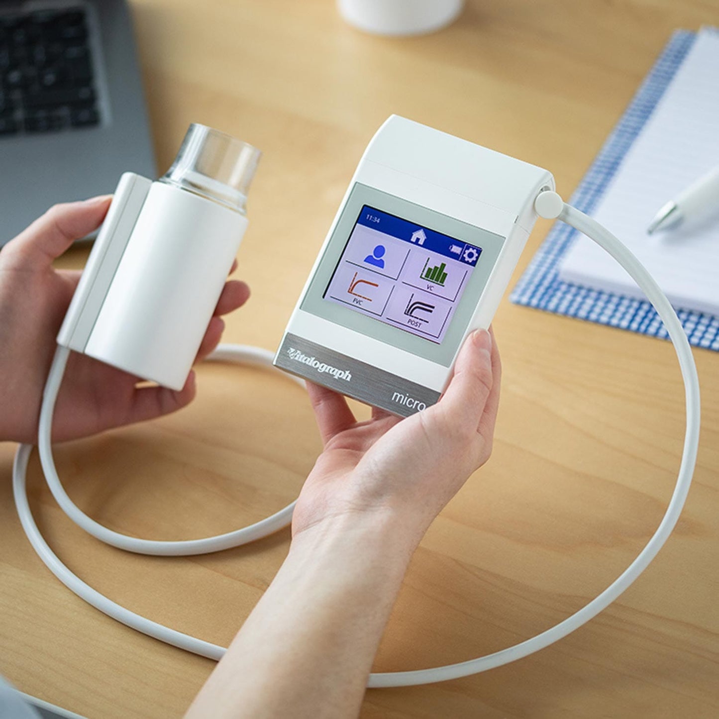 Spirometer Vitalograph micro - kompaktes Gerät für Lungenfunktionstests in der Allgemeinmedizin - Med-Praxisbedarf