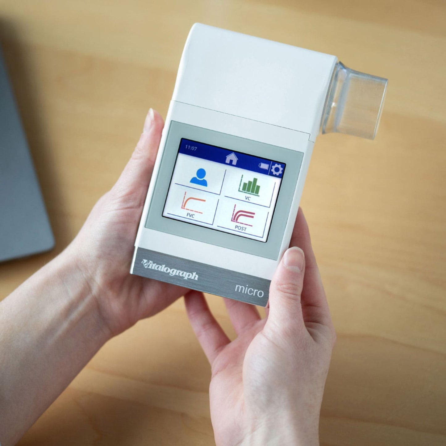 Bedienung des Vitalograph micro Spirometers - Handhabung des Einstiegsgeräts für Spirometrie - Med-Praxisbedarf