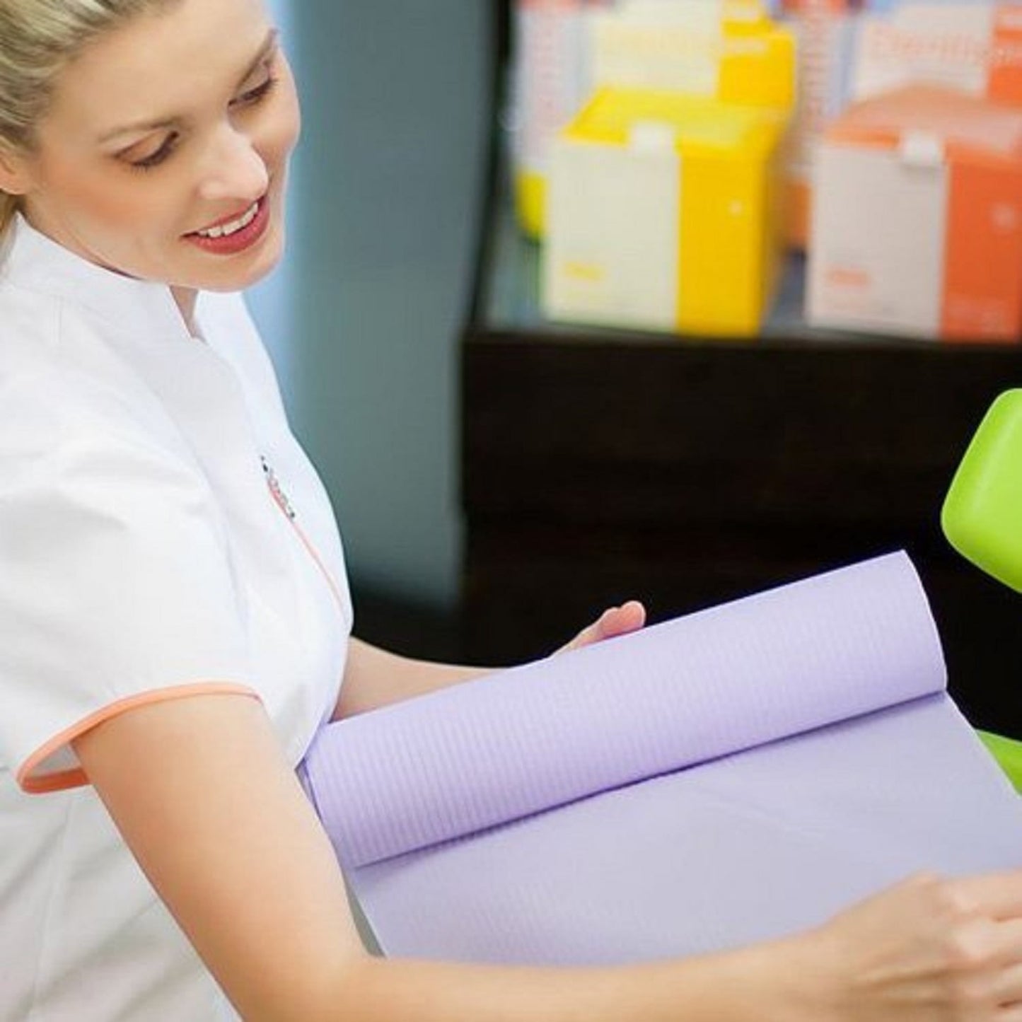 Patientenunterlage MedixPro Lite Ärzterollen - praktische Rolle mit 50m Länge, von Weber & Weber - Med-Praxisbedarf