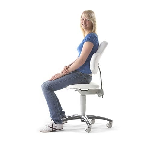 Drehstuhl MYMAX von der Seite - spezielles Design für verschiedene Sitzpositionen - Med-Praxisbedarf