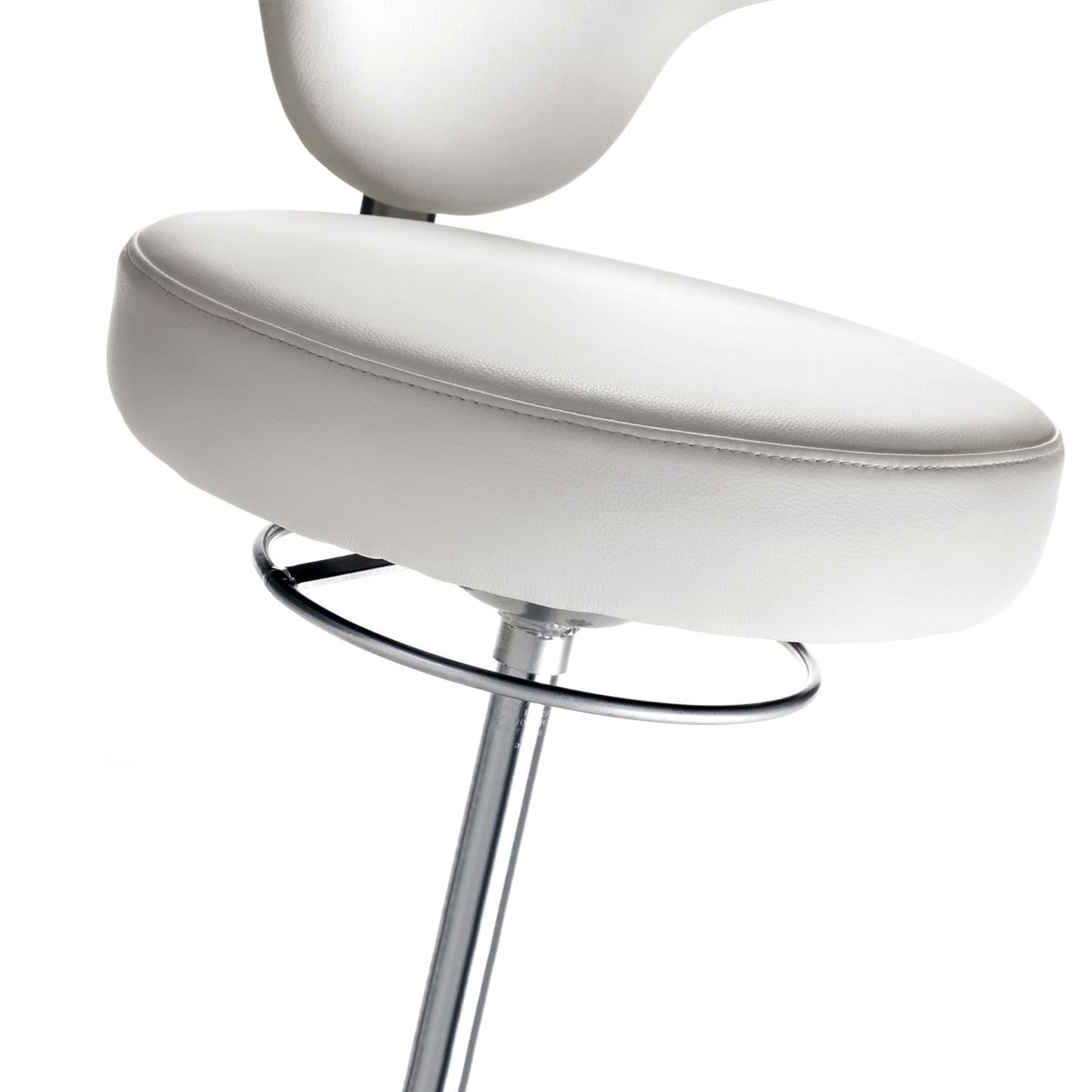 Ergonomischer Rollhocker in Gebrauch - ideal für stehende Tätigkeiten in medizinischen Berufen - Med-Praxisbedarf